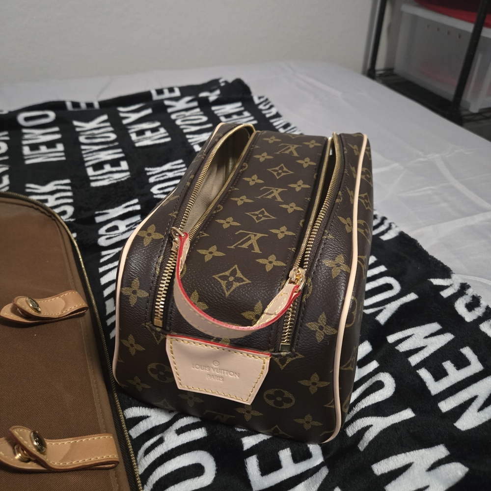 Louis Vuitton Brown Monogram  bag
